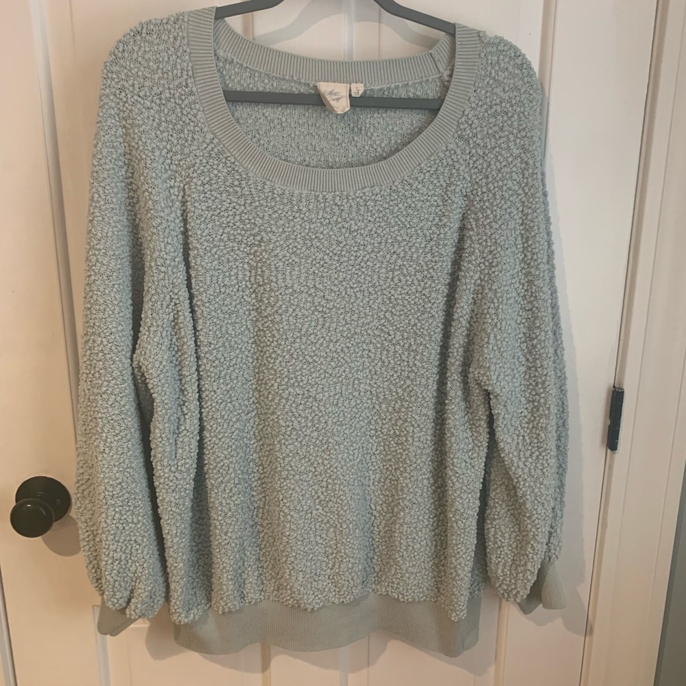 Long sleeve scoop neck top